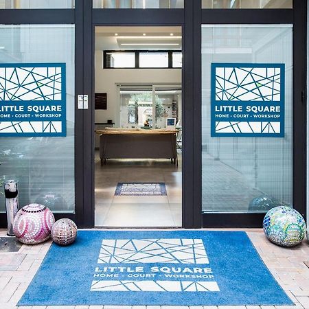 فندق Little Square أرونا المظهر الخارجي الصورة